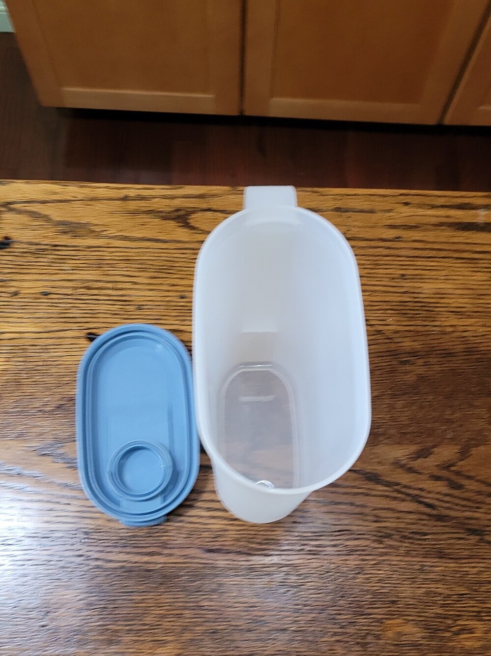 Tupperware Pitcher - Picture 2 of 3